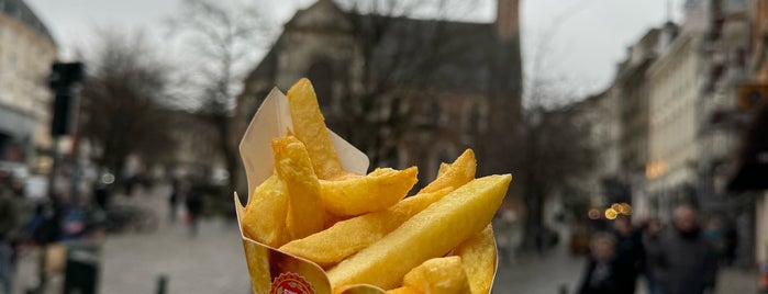 Chez Papy - Belgian Frites is one of Orte, an denen ich Wurst aß.