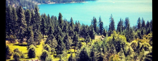 Lake Coeur d'Alene is one of Lugares favoritos de John.