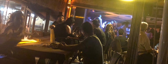 Esinti Cafe Beach Club is one of Edremit-akçay.