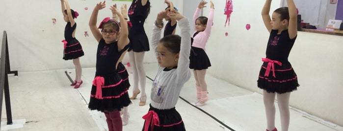 Gesto's Ballet is one of Escola Gesto´s Ballet.