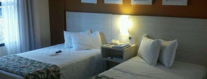 Confort Inn E Suites is one of Locais curtidos por Ricardo.