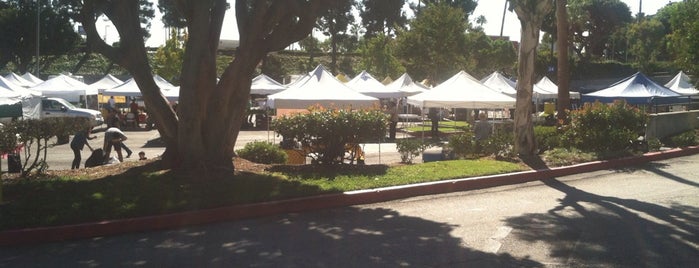 Crenshaw Farmers Market is one of Darleneさんのお気に入りスポット.