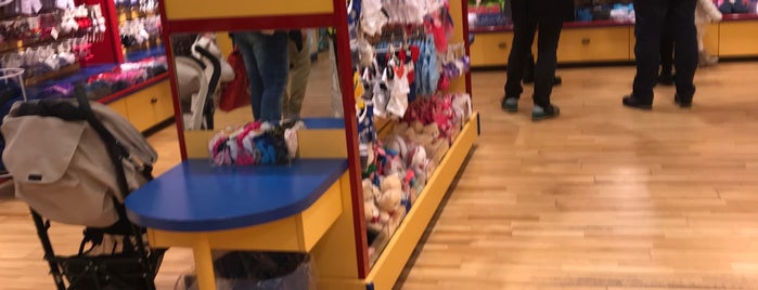 Build-A-Bear Workshop is one of Around NRW / Ruhrgebiet.