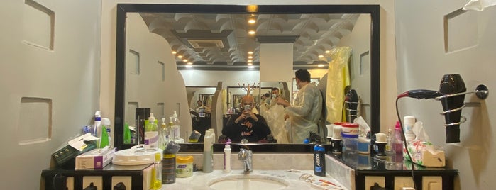 aziz Barbershop is one of Tempat yang Disukai Faisal.
