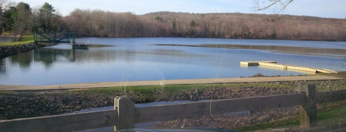 Crescent Lake is one of Lugares favoritos de Ryan.
