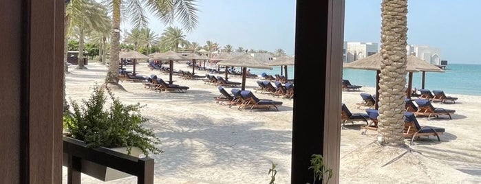 Lagoon at Sofitel Bahrain is one of Posti che sono piaciuti a Abdulaziz.