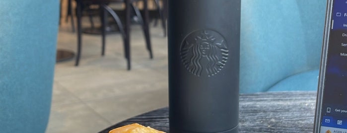 Starbucks is one of Locais salvos de Kenneth.
