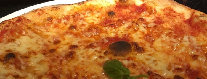 PizzaExpress is one of Tomさんのお気に入りスポット.