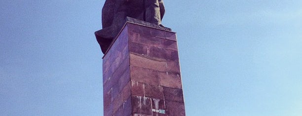 Памятник Муллануру Вахитову is one of Kazan Must See | Что посмотреть в Казани.