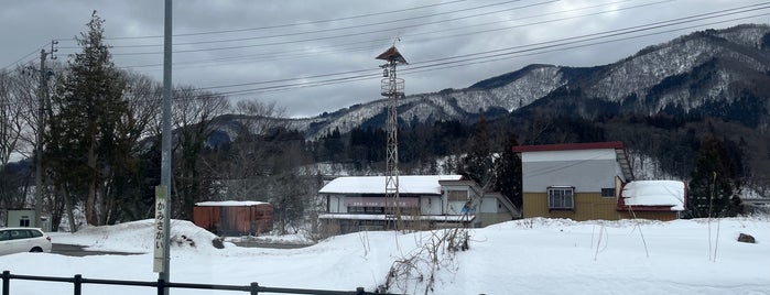 Kami-Sakai Station is one of JR 고신에쓰지방역 (JR 甲信越地方の駅).