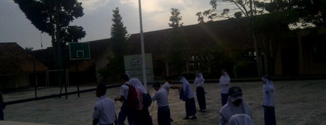 SMA Negeri 1 Sukaresmi is one of Ilham Anugrah.