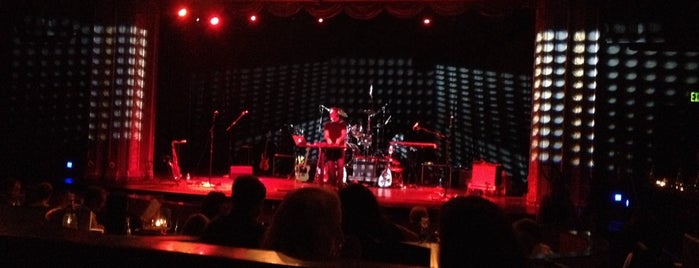 Triple Door is one of Kaitlinさんのお気に入りスポット.