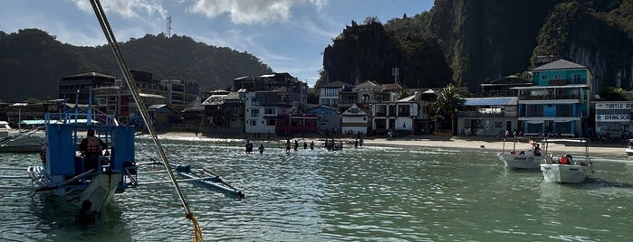 Port of El Nido is one of Lieux qui ont plu à Kind.