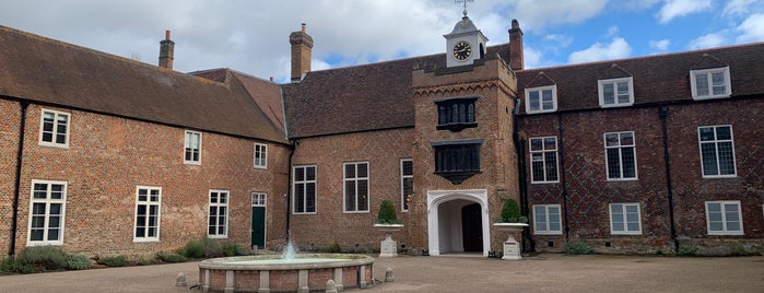 Fulham Palace is one of Museums/galleries to do.