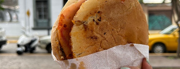 Tortas "La hormiga" is one of Comer rico.