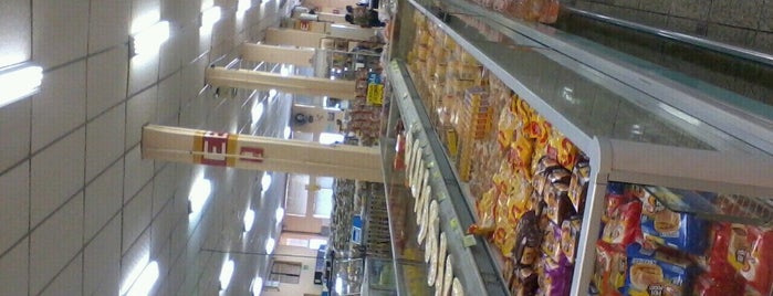 Cato Supermercado is one of สถานที่ที่ João Paulo ถูกใจ.