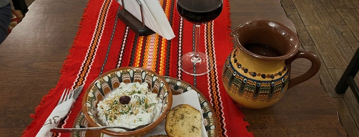 Izbata Tavern is one of En yerel yemek.