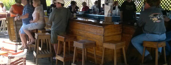 Jack Willie's Bar, Grill & Tiki is one of สถานที่ที่ Marlon ถูกใจ.
