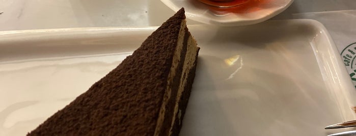 Simira Cafe&Restorant is one of Posti che sono piaciuti a Null.