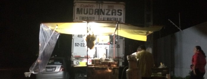 Tacos laTapatia is one of Tempat yang Disukai gil.