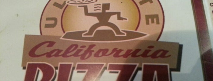 Ultimate California Pizza is one of Lieux qui ont plu à Lizzie.