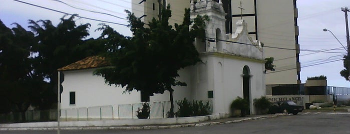Igreja de São Gonçalo is one of Estive neste ambiente.