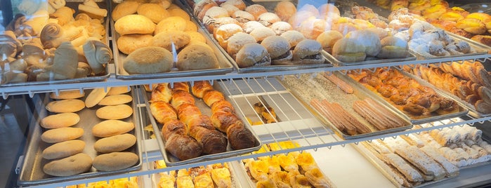 Buenos Aires Bakery & Cafe is one of Miami.