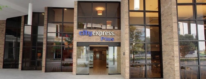 City Express Plus is one of Nelly : понравившиеся места.