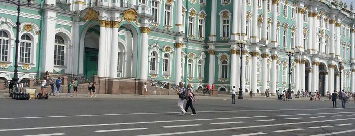 Зимний дворец is one of Поездка в Питер.
