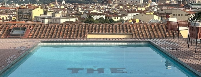 TSH Rooftop Swimming Pool is one of Firenze 19-20.