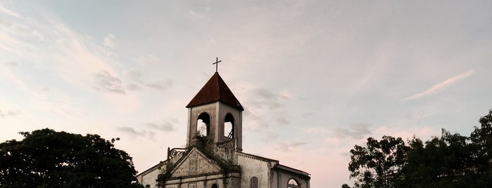 Moalboal Plaza is one of Locais salvos de Kimmie.