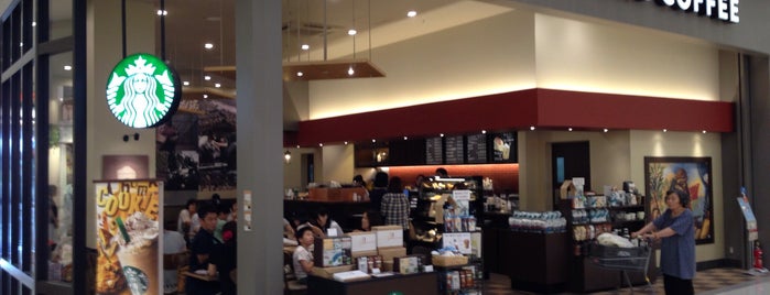 Starbucks is one of 新潟市のスターバックス.