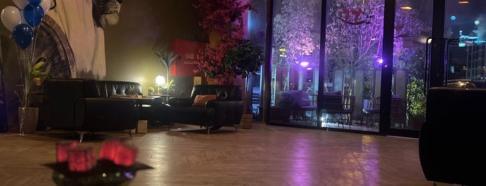 Almosafer Lounge is one of طرب ولاونجات.