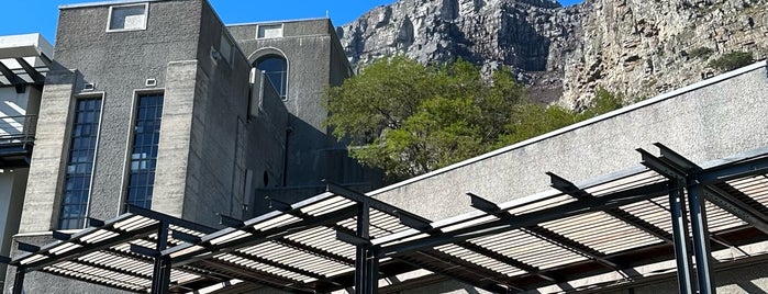 Tafelberg-Seilbahn is one of Orte, die Petr gefallen.