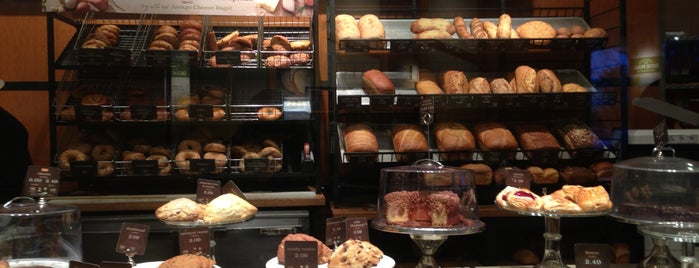 Panera Bread is one of Gespeicherte Orte von Adithya.