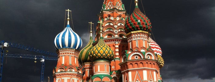 Красная площадь is one of Moscow.