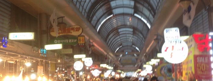 Amsa Market is one of Seoul.