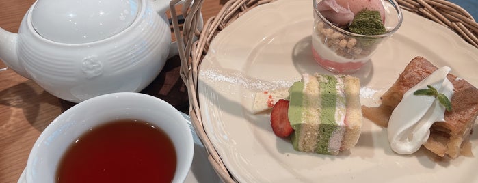 Afternoon Tea Tearoom is one of デザート 行きたい.