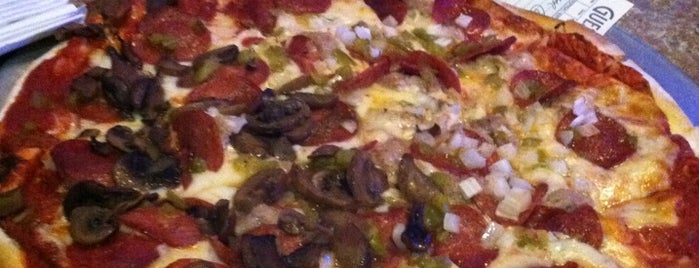 Joe's Fox Hut Pizza is one of Lugares favoritos de Samantha.