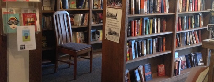 Lake Country Booksellers is one of สถานที่ที่บันทึกไว้ของ Michelle.