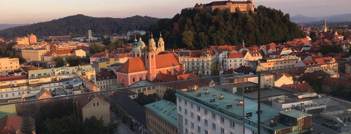 Nebotičnik is one of Tempat yang Disukai Jernej.