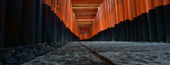 Fushimi Inari Taisha is one of Tempat yang Disukai Jernej.