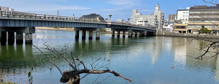 松江大橋 is one of 日本百名橋.