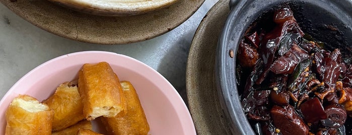 Bak Kut Teh Klang Yip Yong 巴生叶荣(干)肉骨茶 is one of Favourite Food Outlets !!.