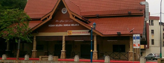 Medan Selera Sungai Melaka is one of Melaka eateries.