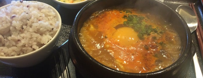 韓国伝統家庭料理 韓 is one of 六本木周辺ランチ.