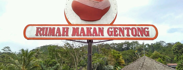 Rumah Makan Gentong is one of Garut.
