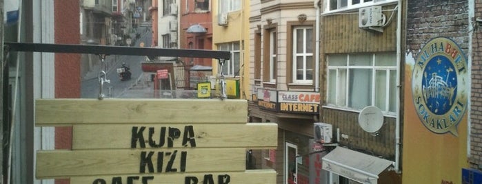 Kupa Kızı Cafe & Bar is one of Tempat yang Disukai Orhan.