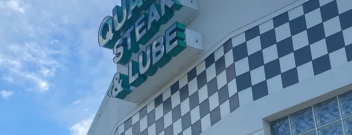 Quaker Steak & Lube is one of Places I love!.