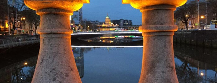 O'Connell Bridge is one of Ireland.